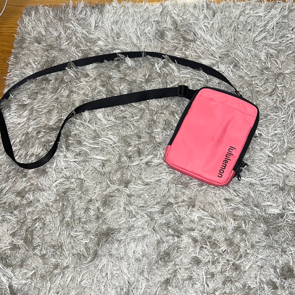 LULULEMON mini bag